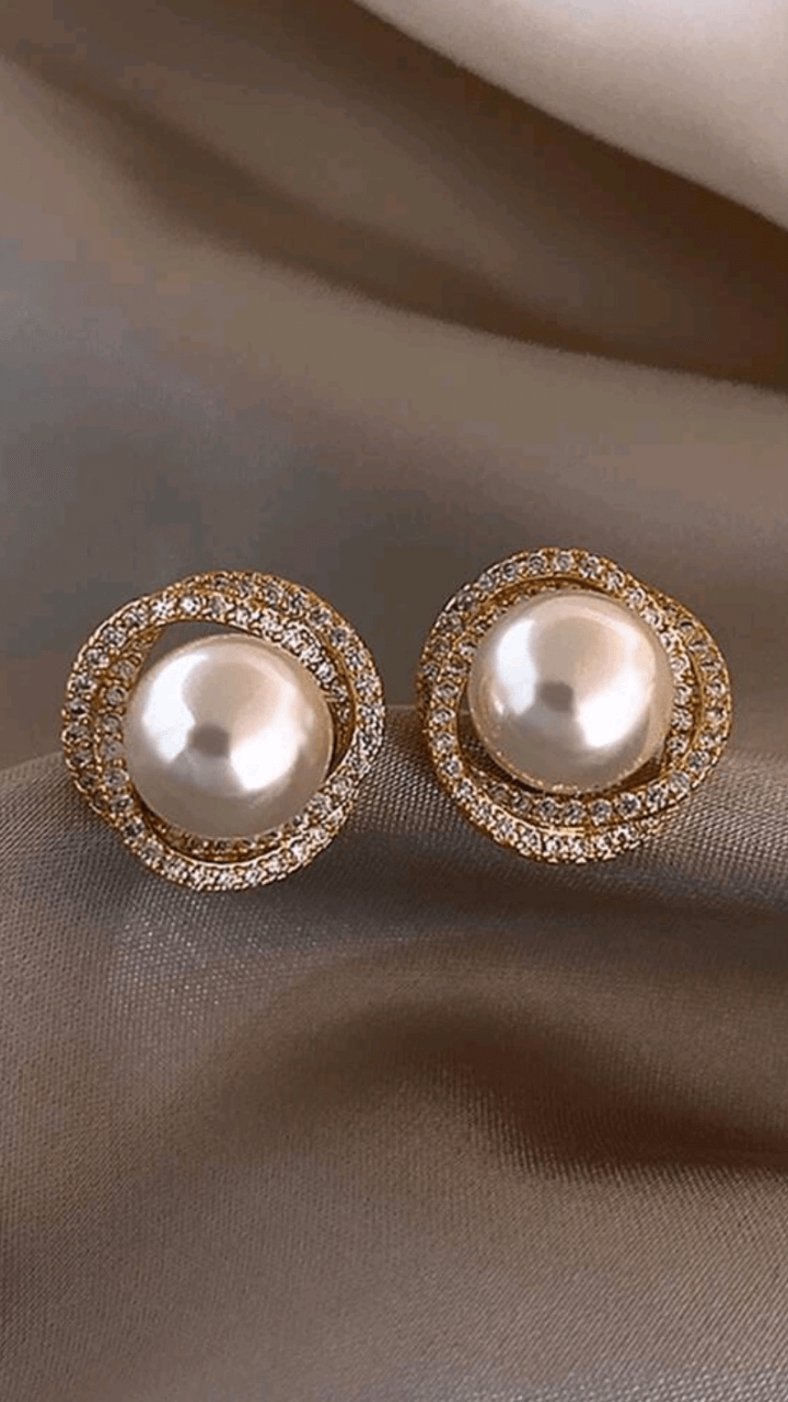 Gold & Pearl Round Earrings Earrings JU0298