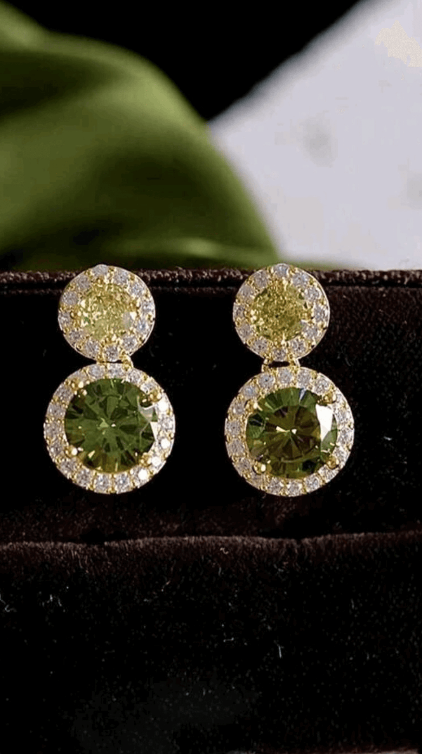 Green Earrings JU0205