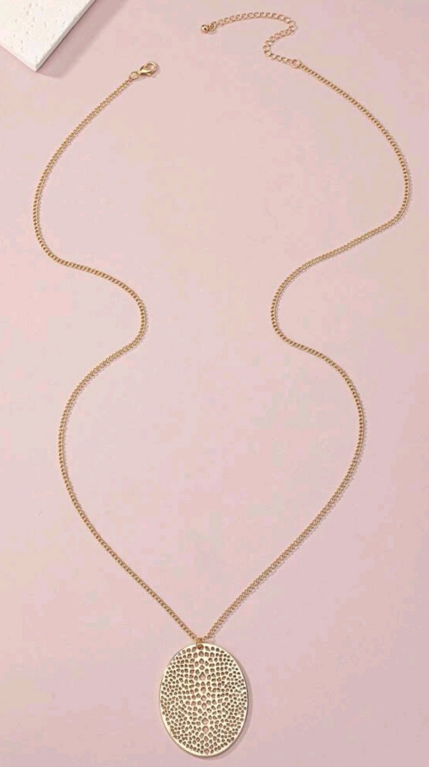 Gold Oval Pendant JU0360