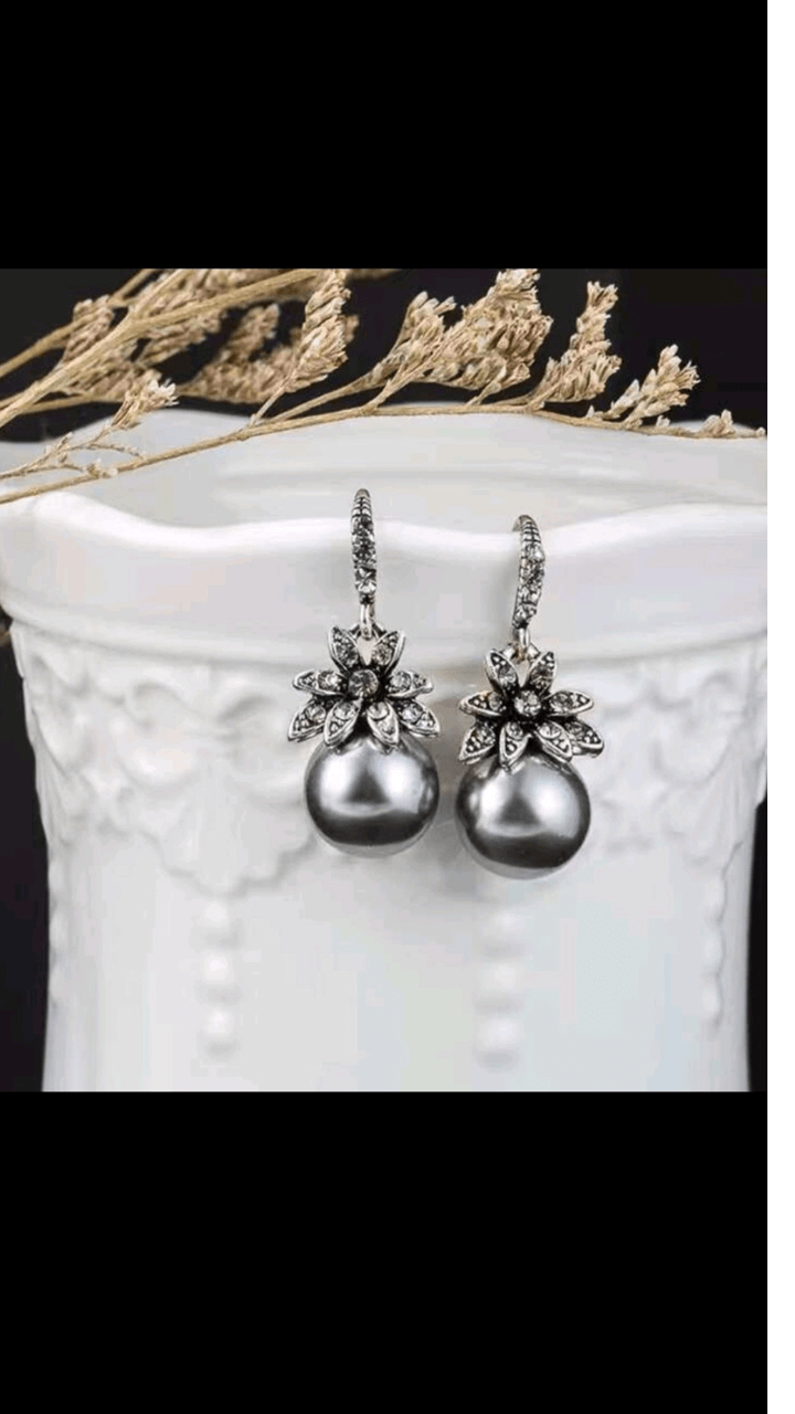 Grey Pearl Earring JU0278