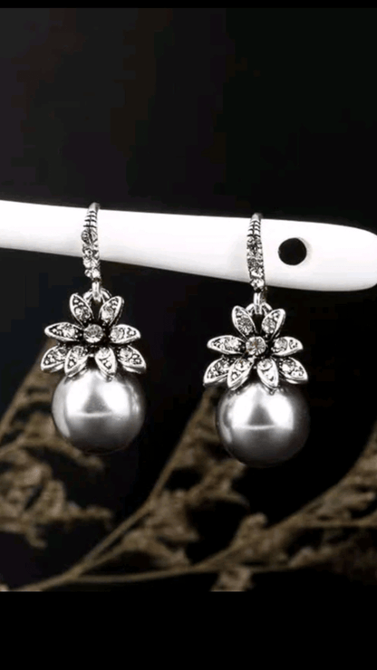 Grey Pearl Earring JU0278