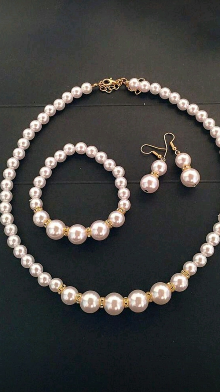 Faux Pearl Necklace Set JU0379