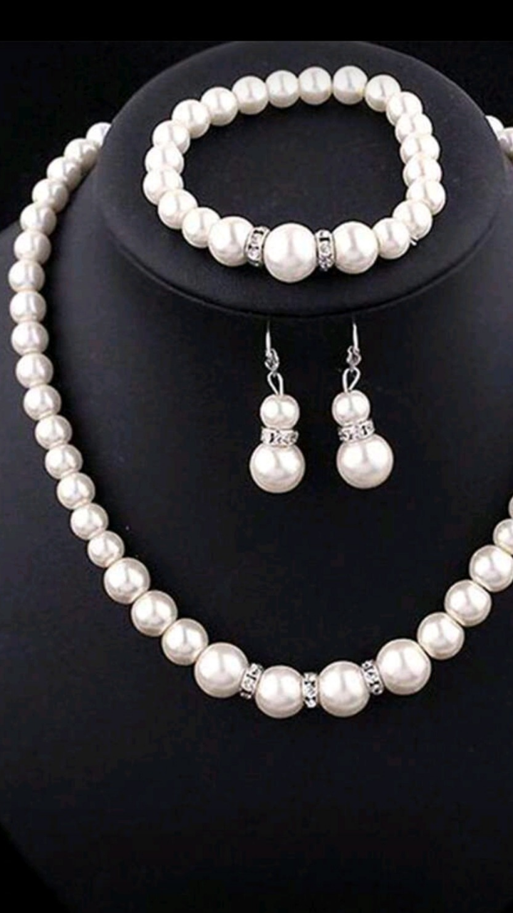Faux Pearl Necklace Set JU0379