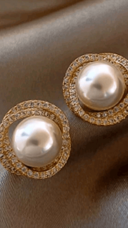 Gold & Pearl Round Earrings Earrings JU0298