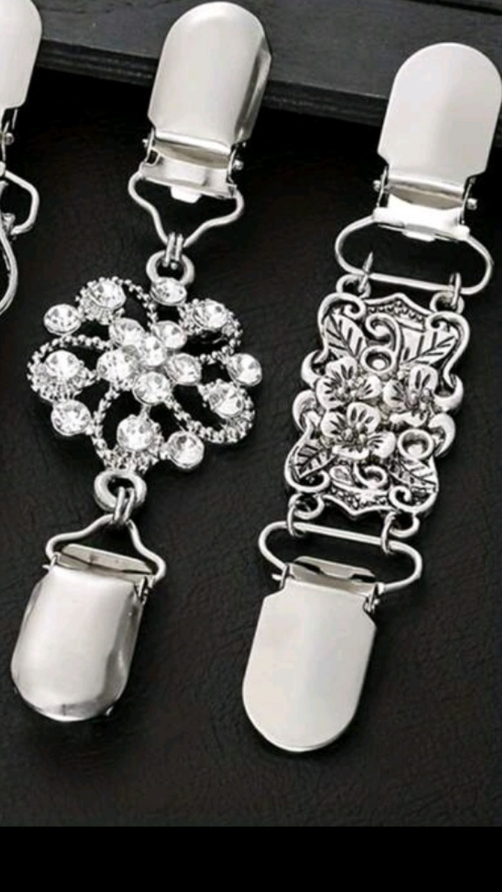 Silver / Gold Cardigan Clip JU042