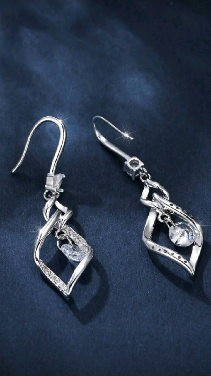 Silver Dangling Earring JU066
