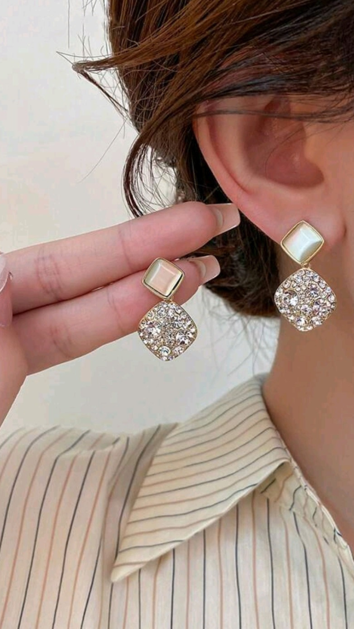 Gold Rhinestone Earring JU0281