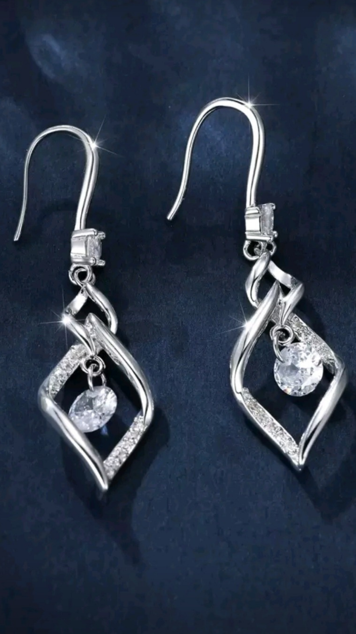 Silver Dangling Earring JU066