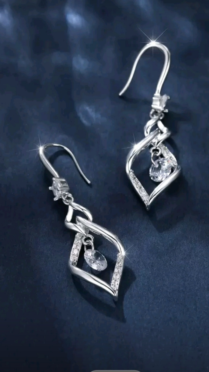 Silver Dangling Earring JU066