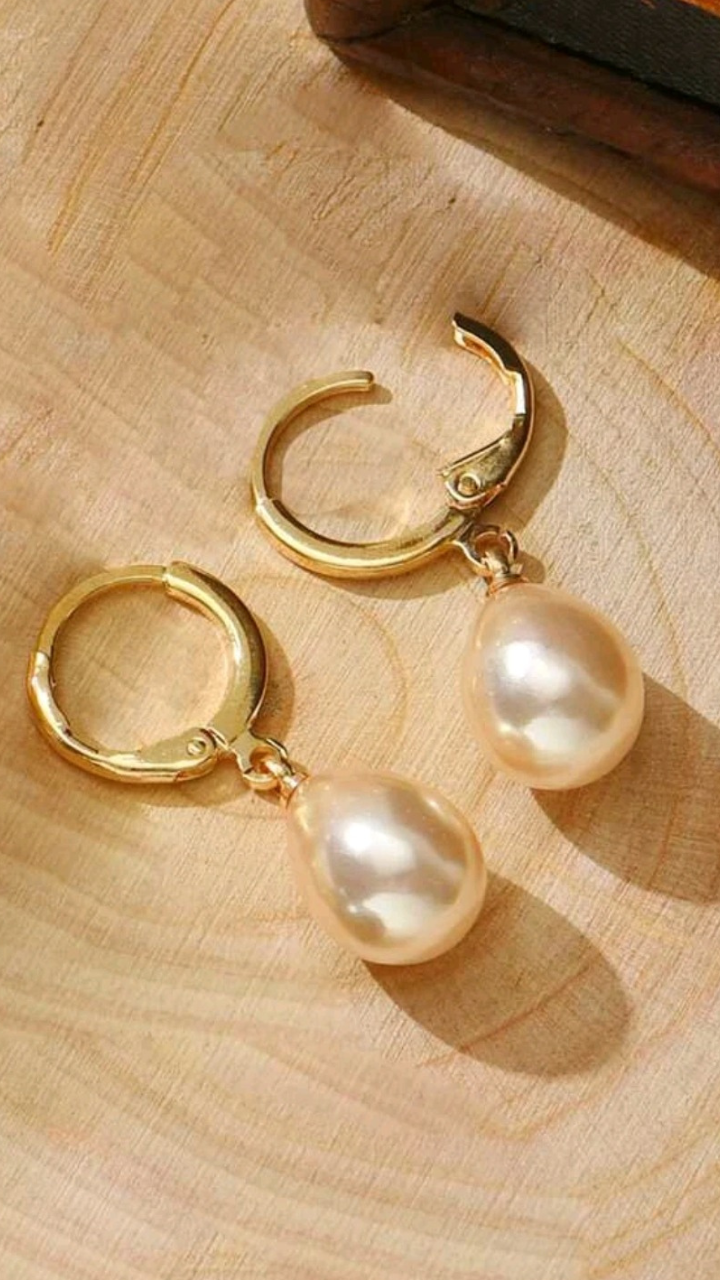 Gold Faux Pearl Earring JU072