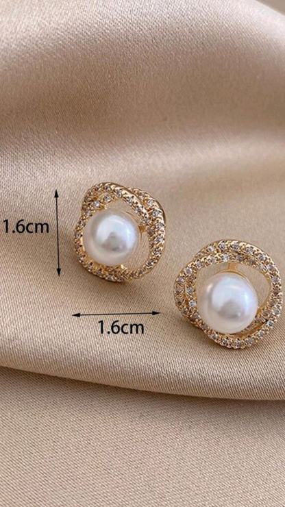 Gold & Pearl Round Earrings Earrings JU0298
