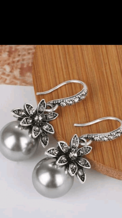 Grey Pearl Earring JU0278