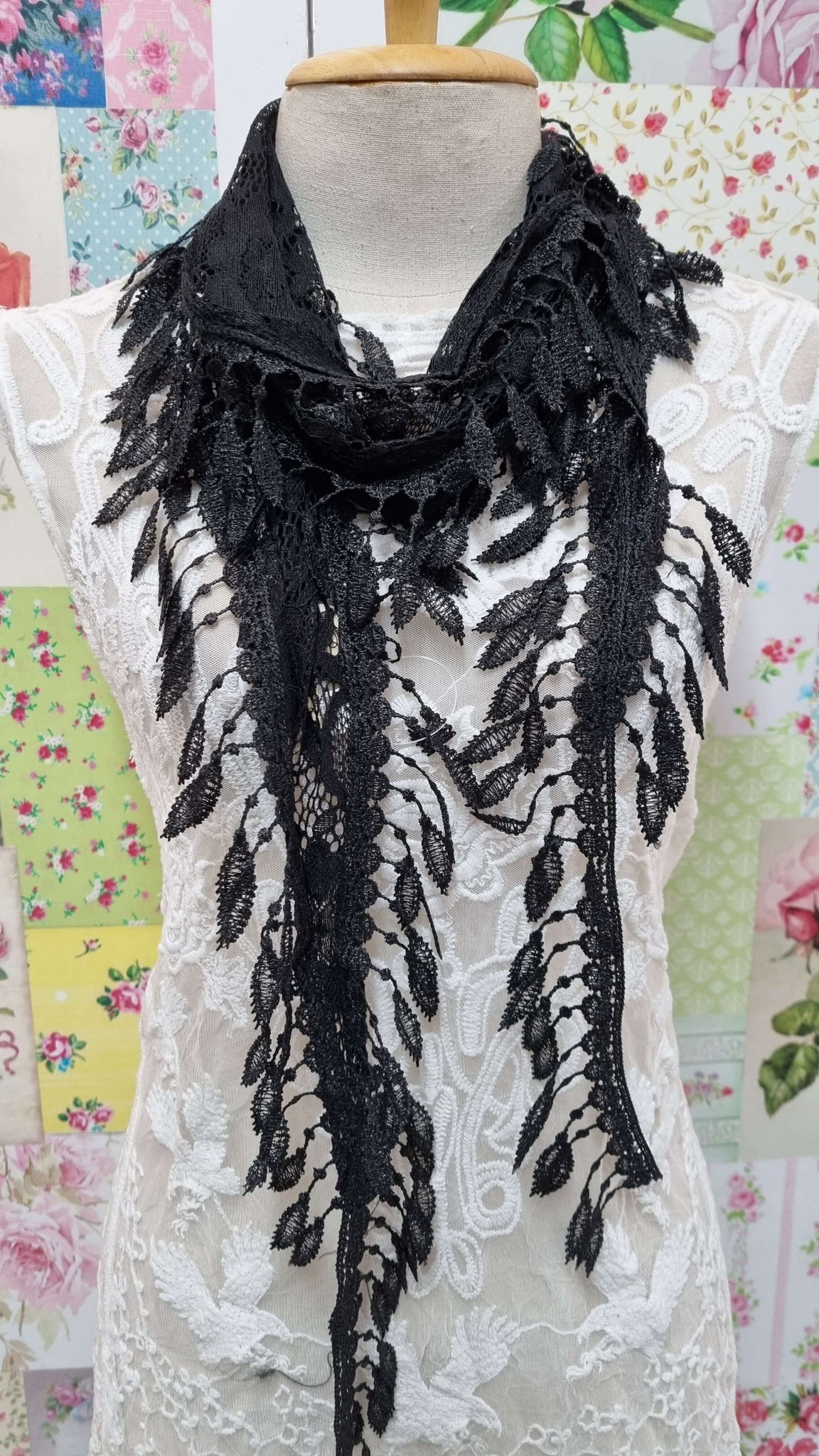 Black Lace Scarf SE093