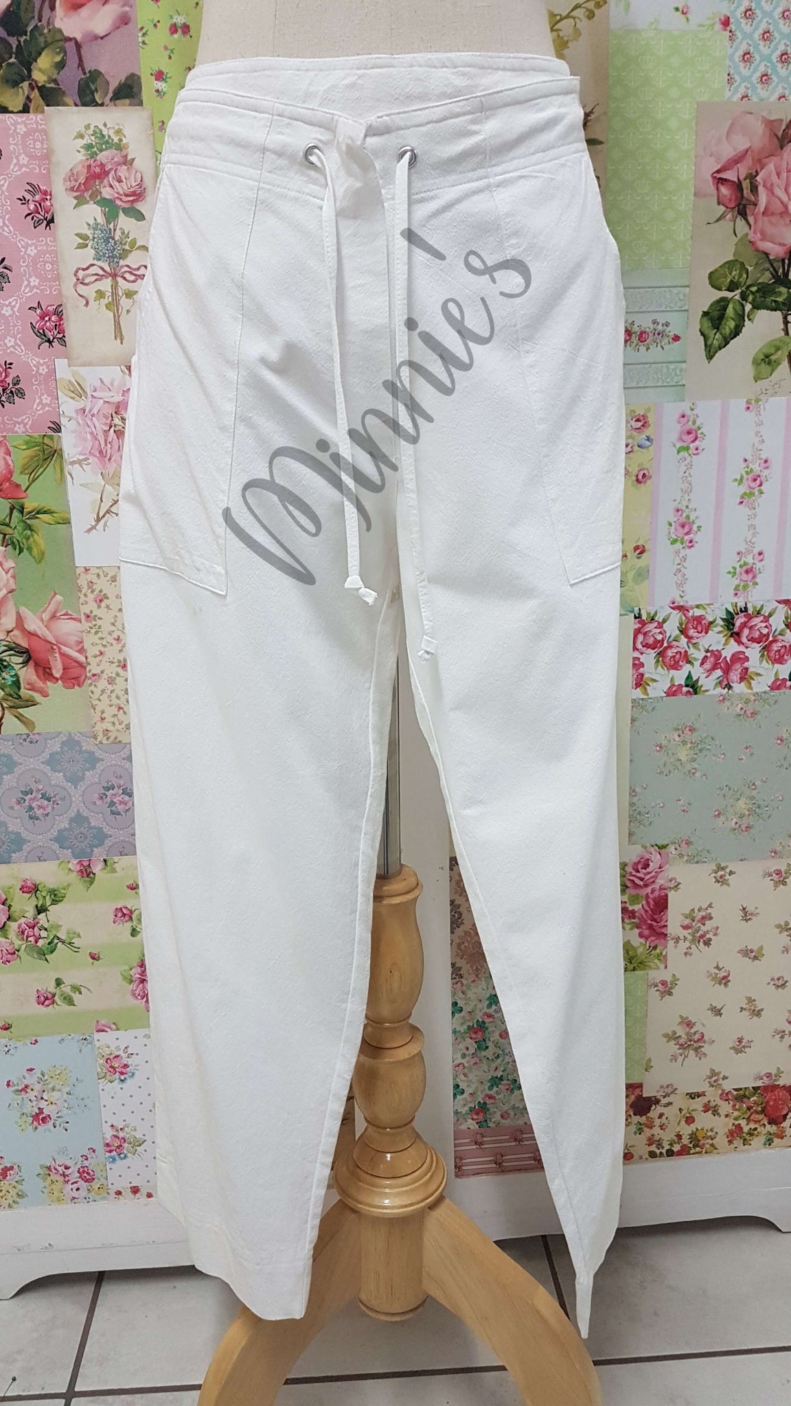 3/4 White Pants SAM058
